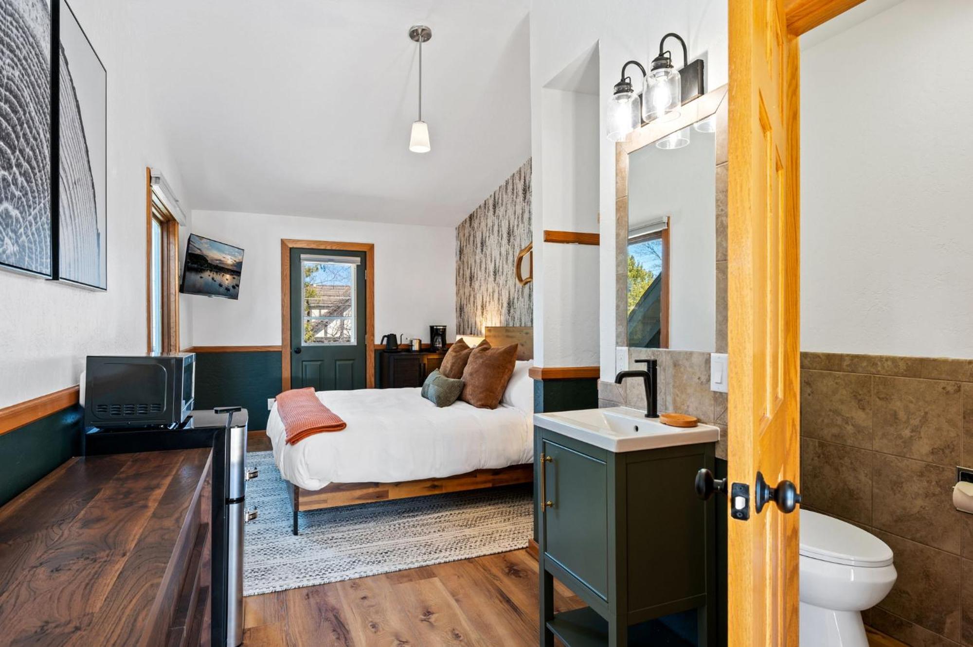 Spruce & Shore Motel Fish Creek Buitenkant foto
