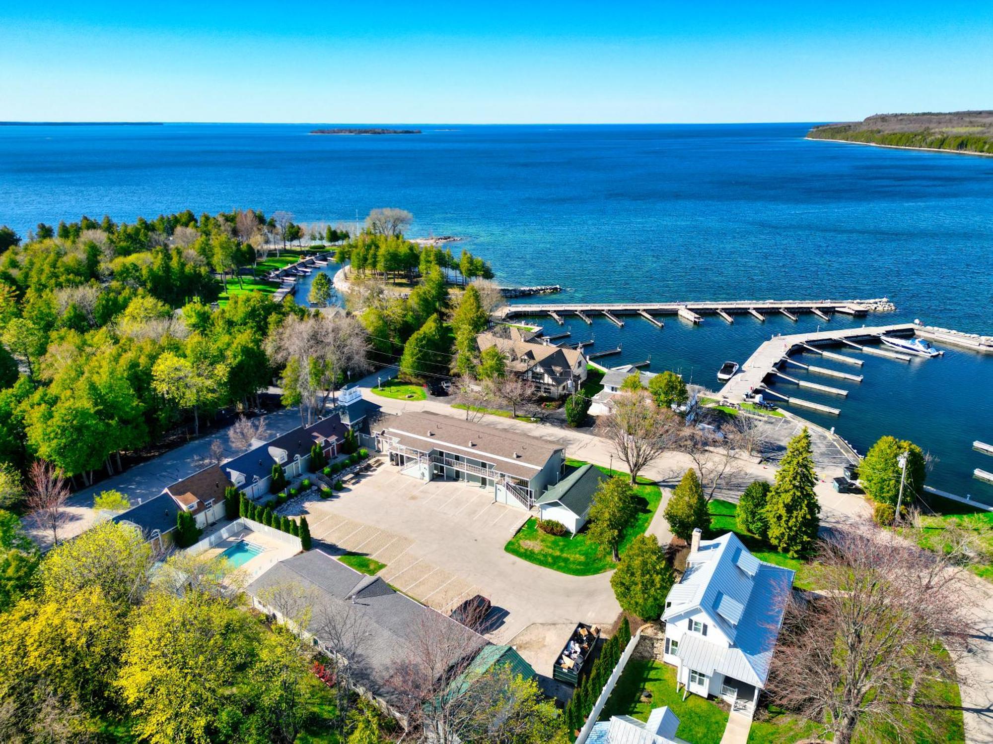Spruce & Shore Motel Fish Creek Buitenkant foto